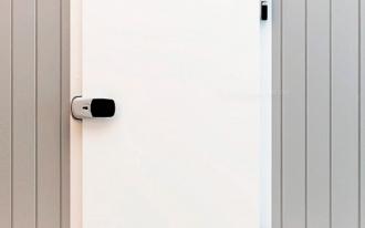 Распашные одностворчатые холодильные двери (Россия)